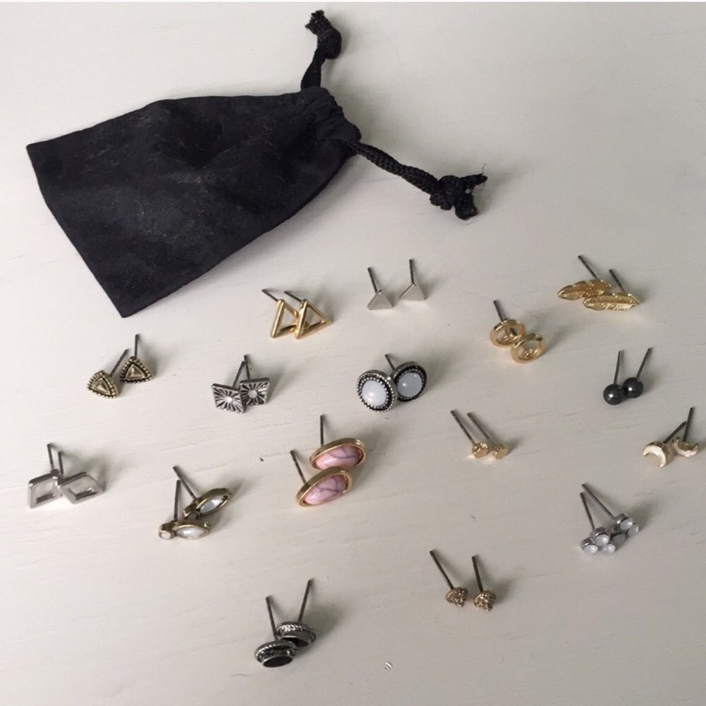 On hold - earring set